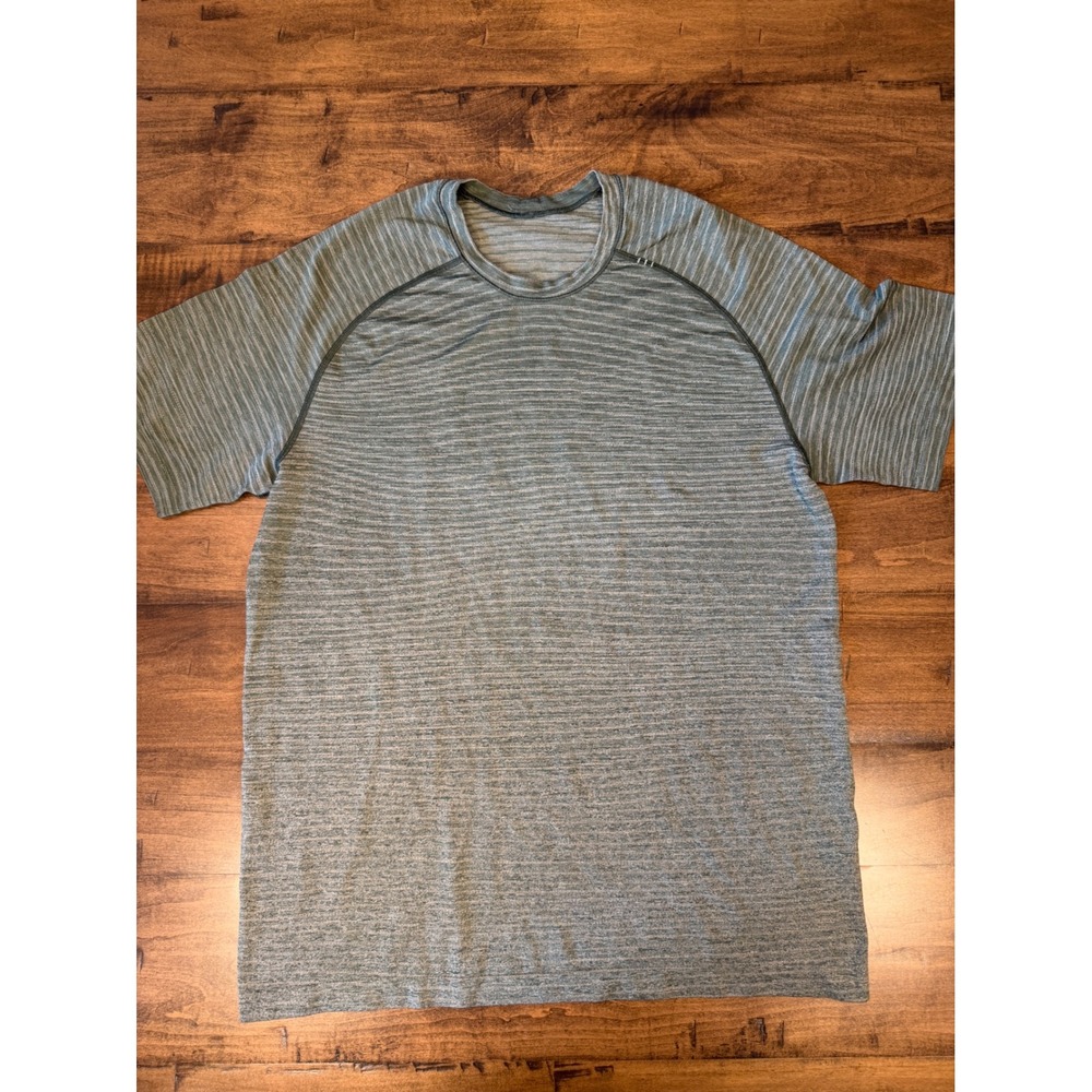 Lululemon Metal Vent Tech Shirt Mens Large Green Grey Stripe Short Sleeve Gym